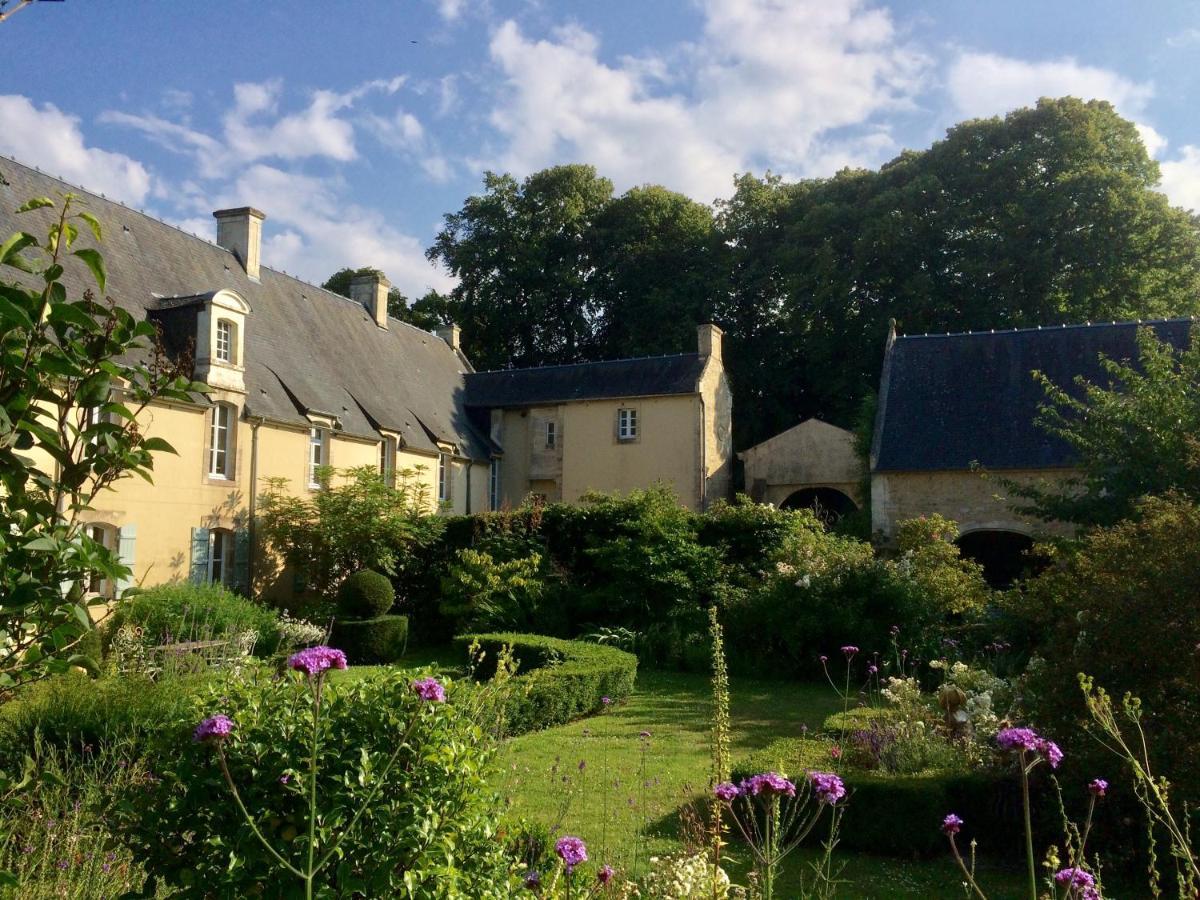 Bed and Breakfast De Ma Fenetre Saint-Martin-des-Entrees Экстерьер фото