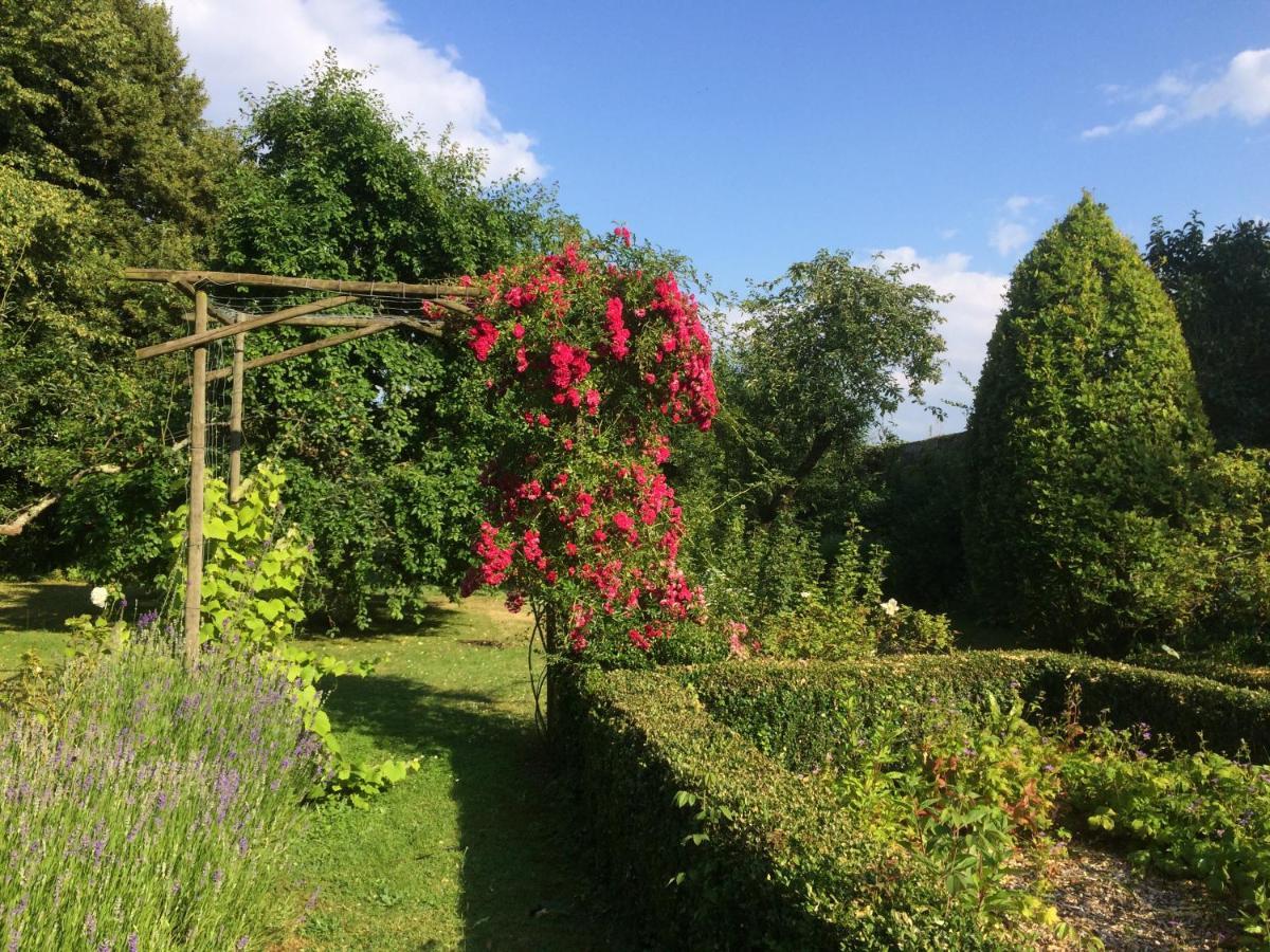 Bed and Breakfast De Ma Fenetre Saint-Martin-des-Entrees Экстерьер фото